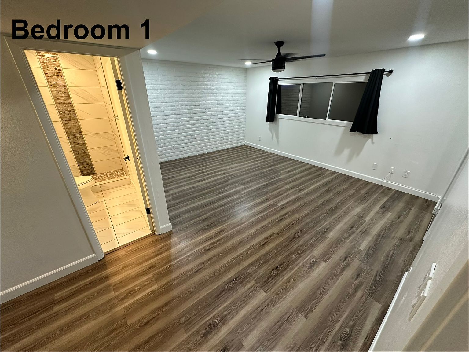 902 E Hermosa Dr photo 4