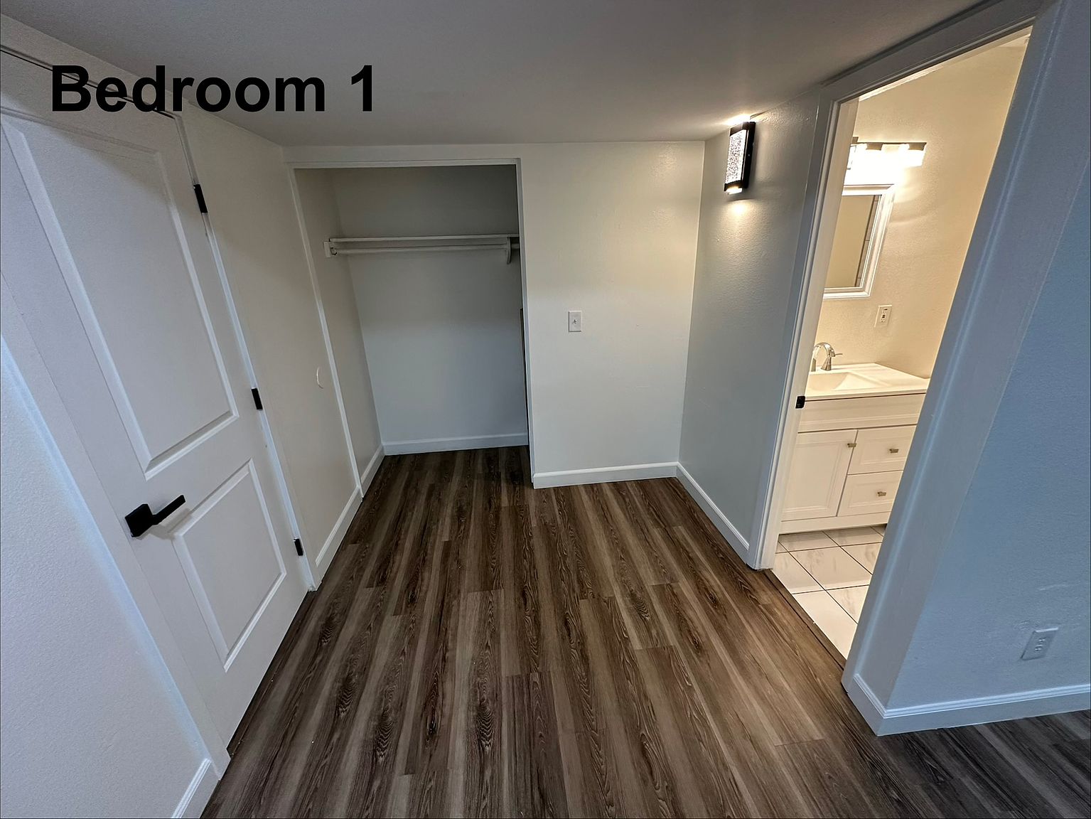 902 E Hermosa Dr photo 5
