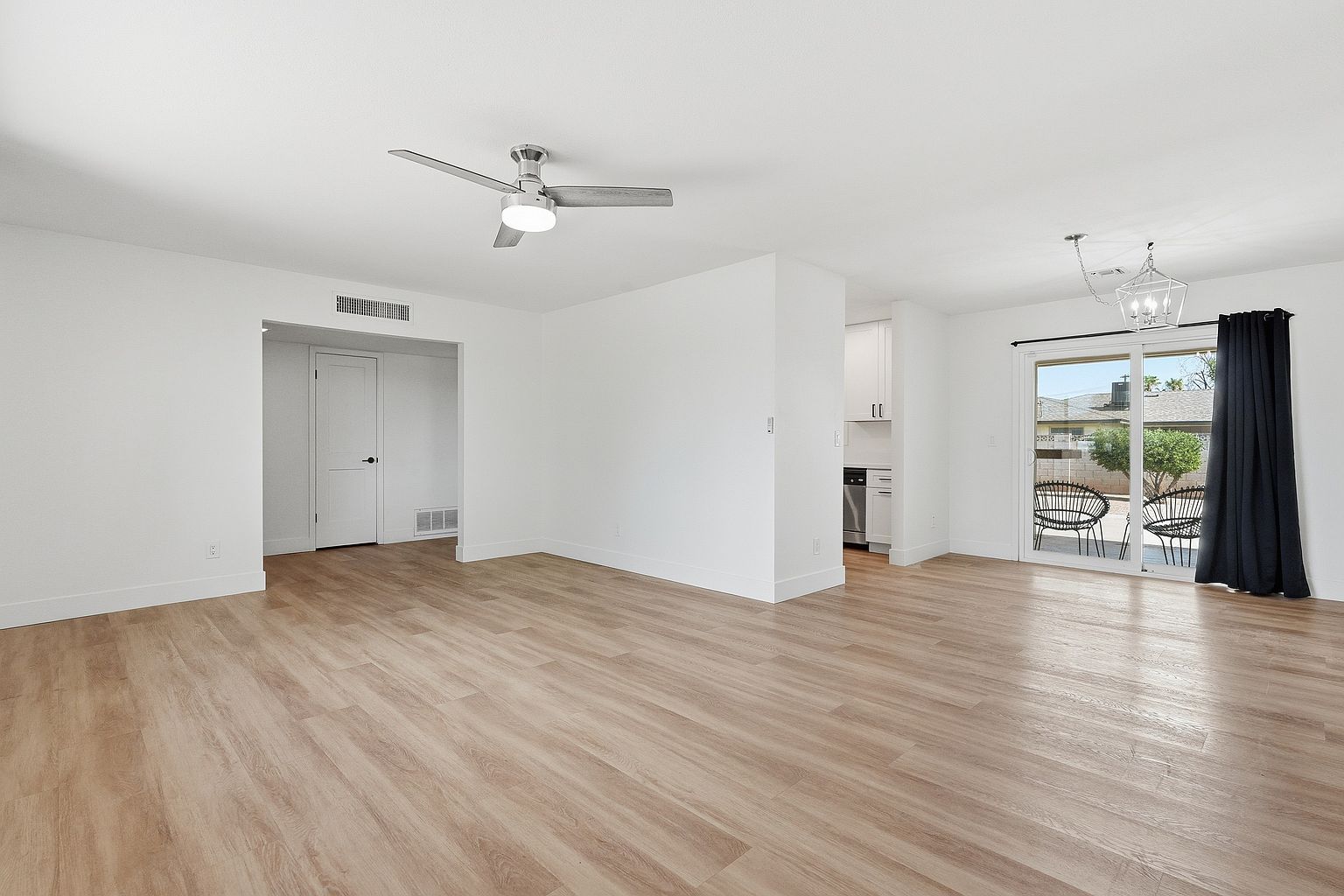 1034 E Hermosa Dr photo 3
