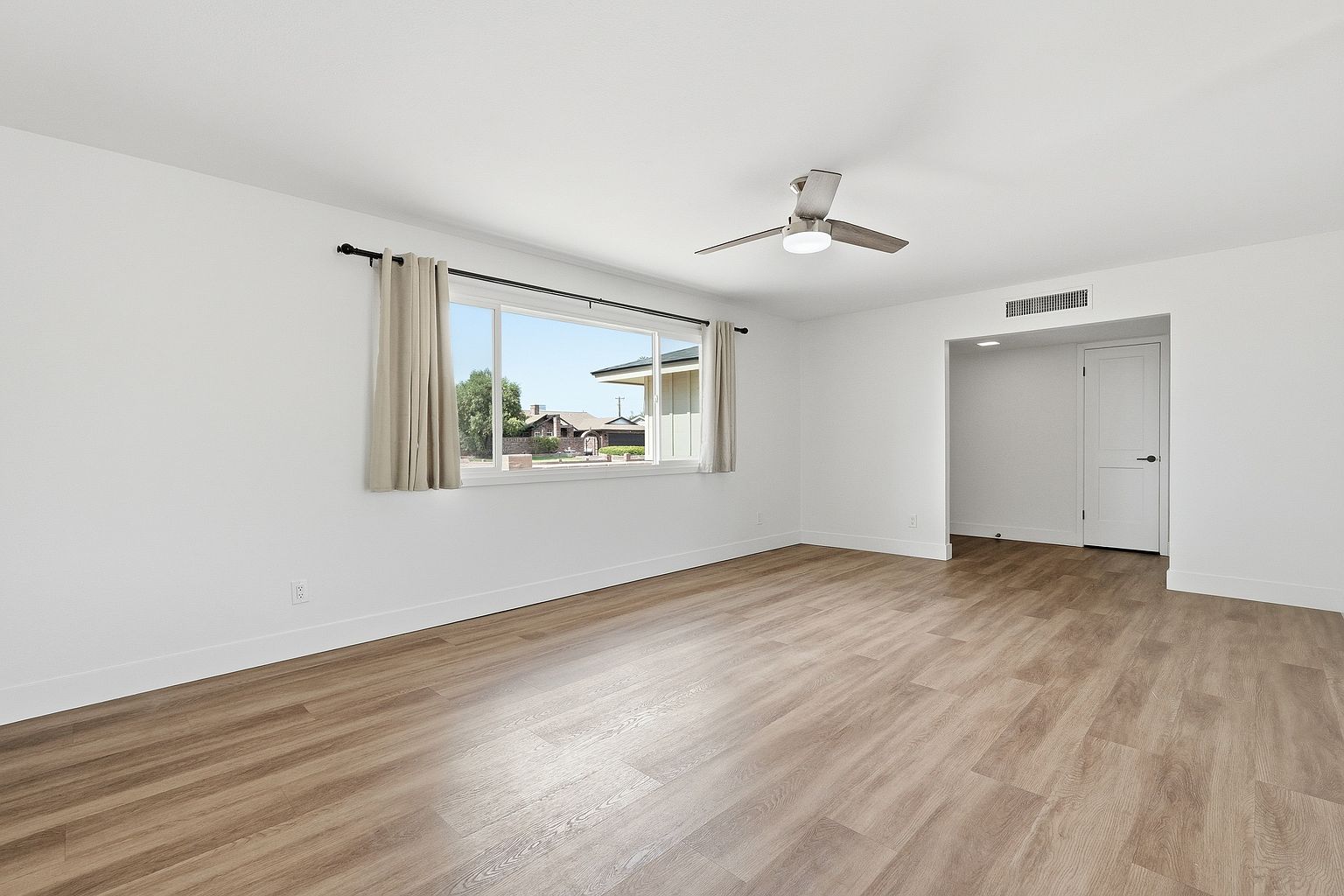 1034 E Hermosa Dr photo 4