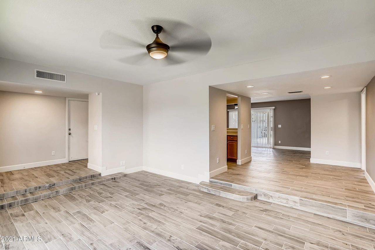 1040 E Hermosa Dr photo 5