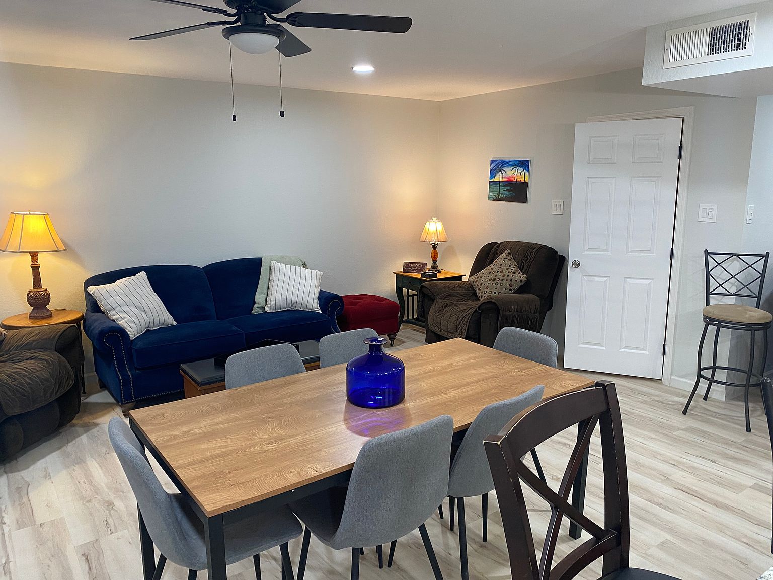 1240 E Verlea Dr photo 5