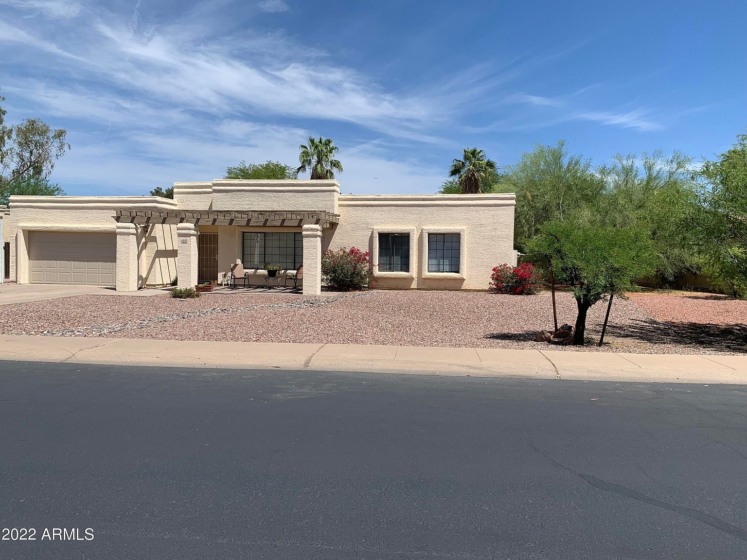1832 E Hermosa Dr