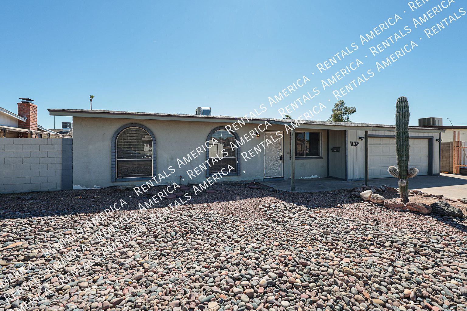1137 W Emerald Ave photo 2