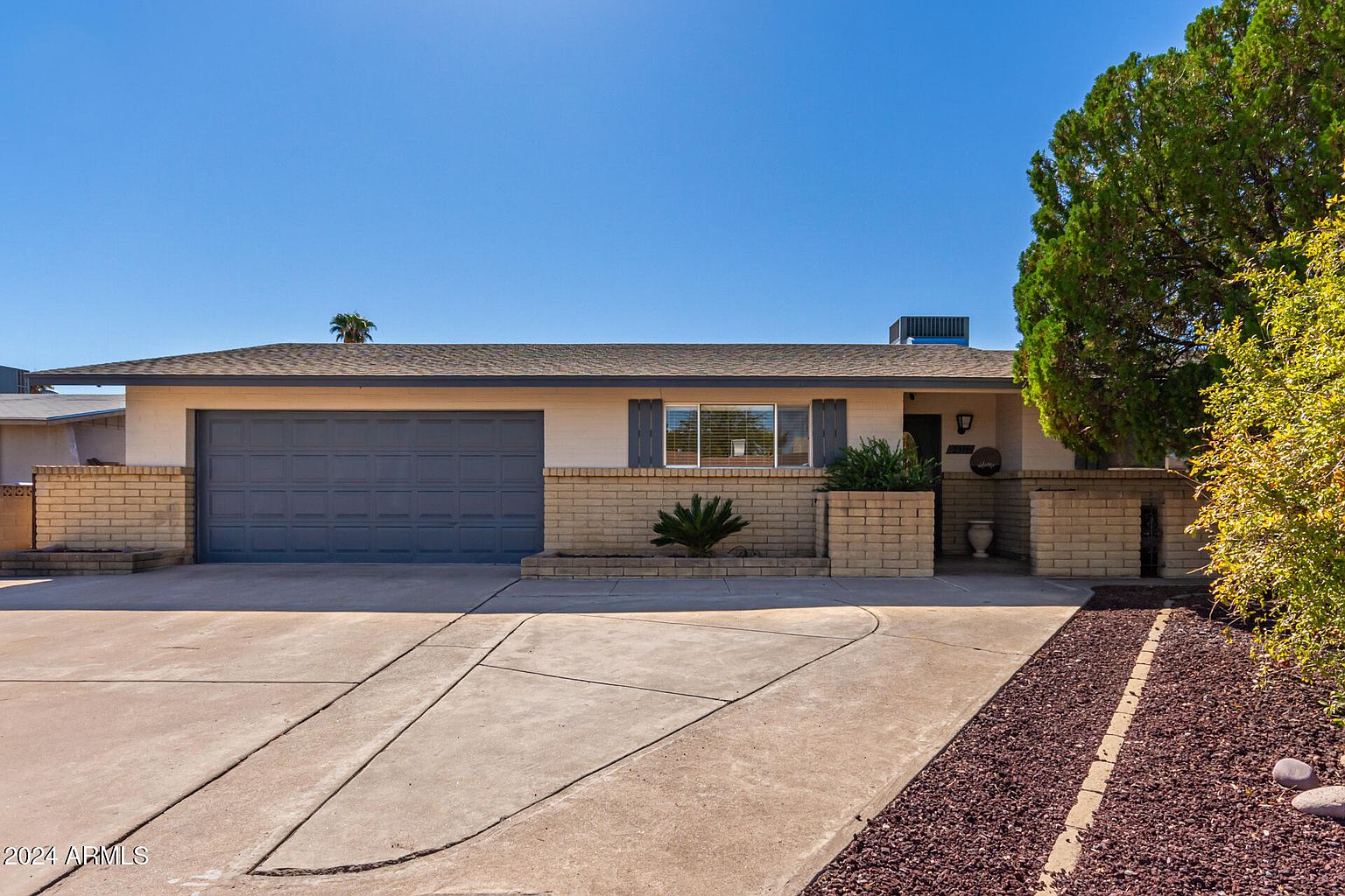 2311 W Del Oro Cir Mesa, AZ 85202 photo 3