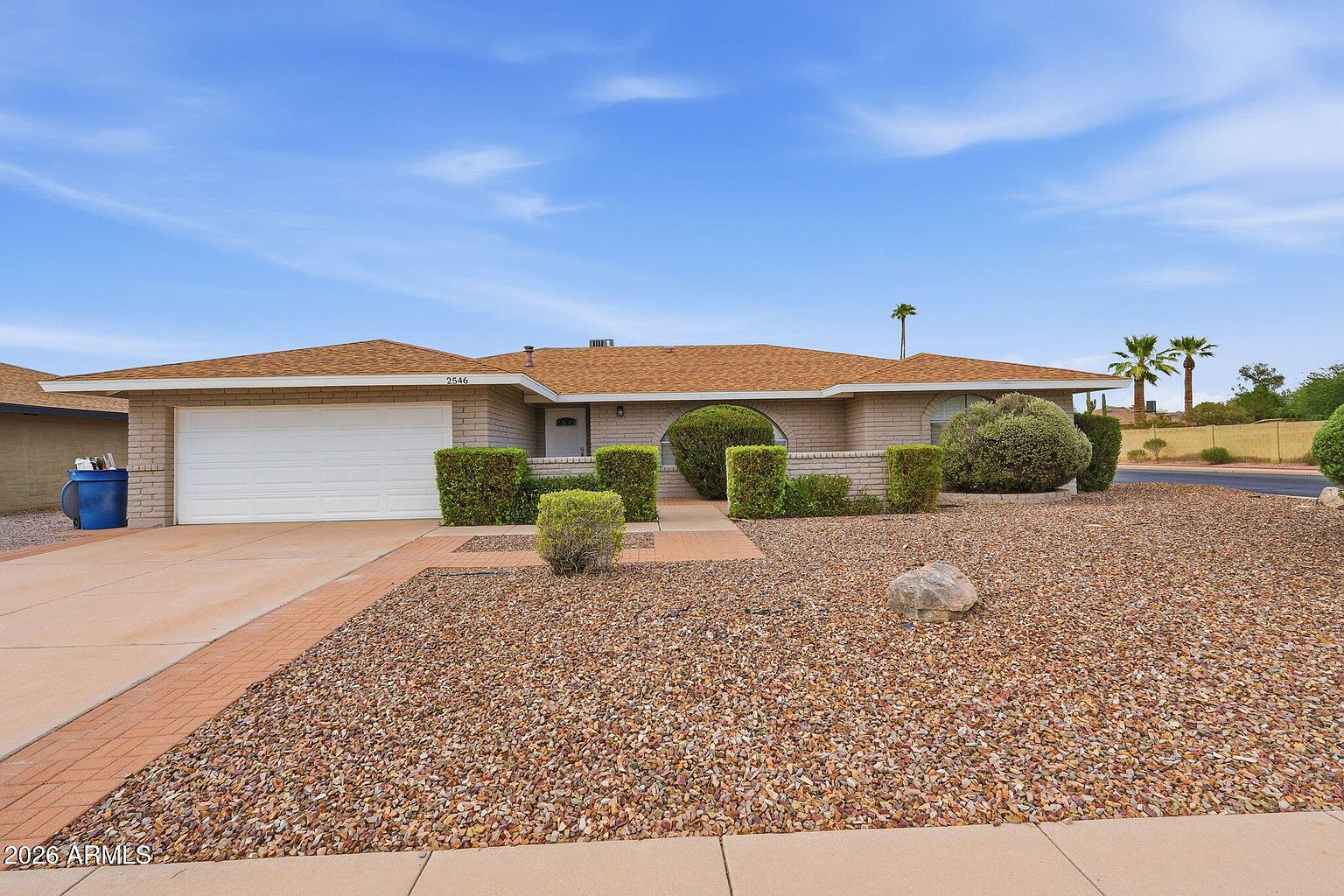 2546 E Geneva Dr photo 4