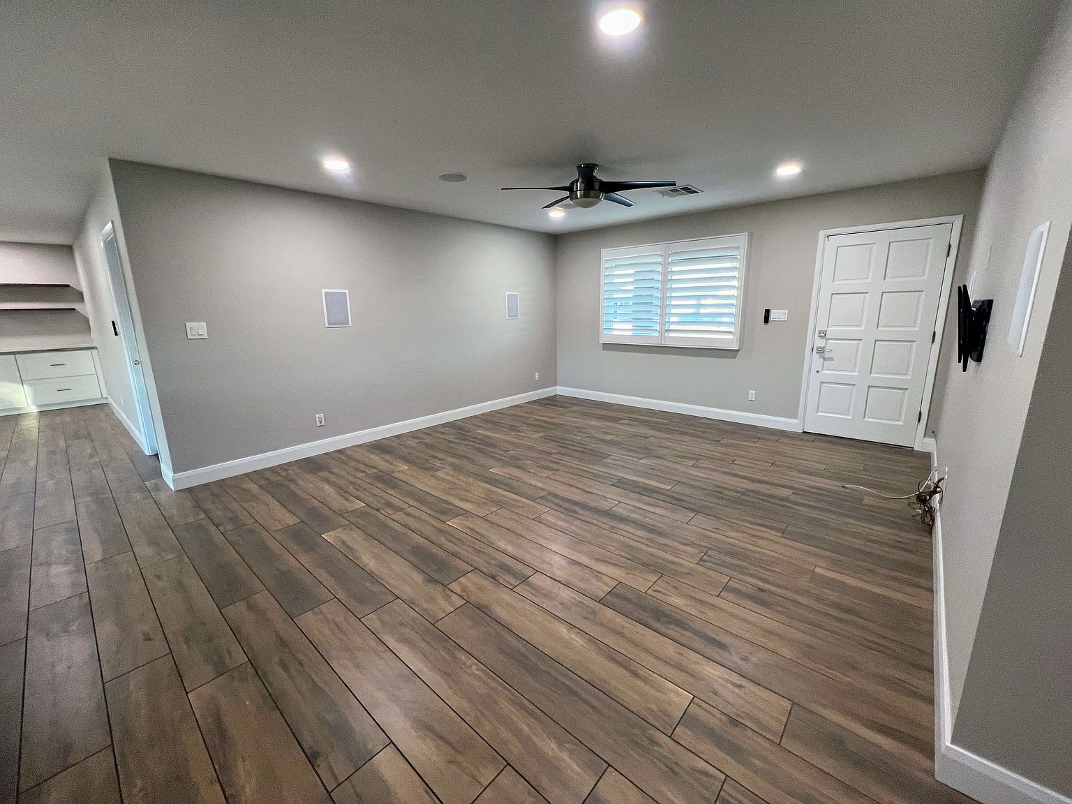 2508 E Loyola Dr photo 4