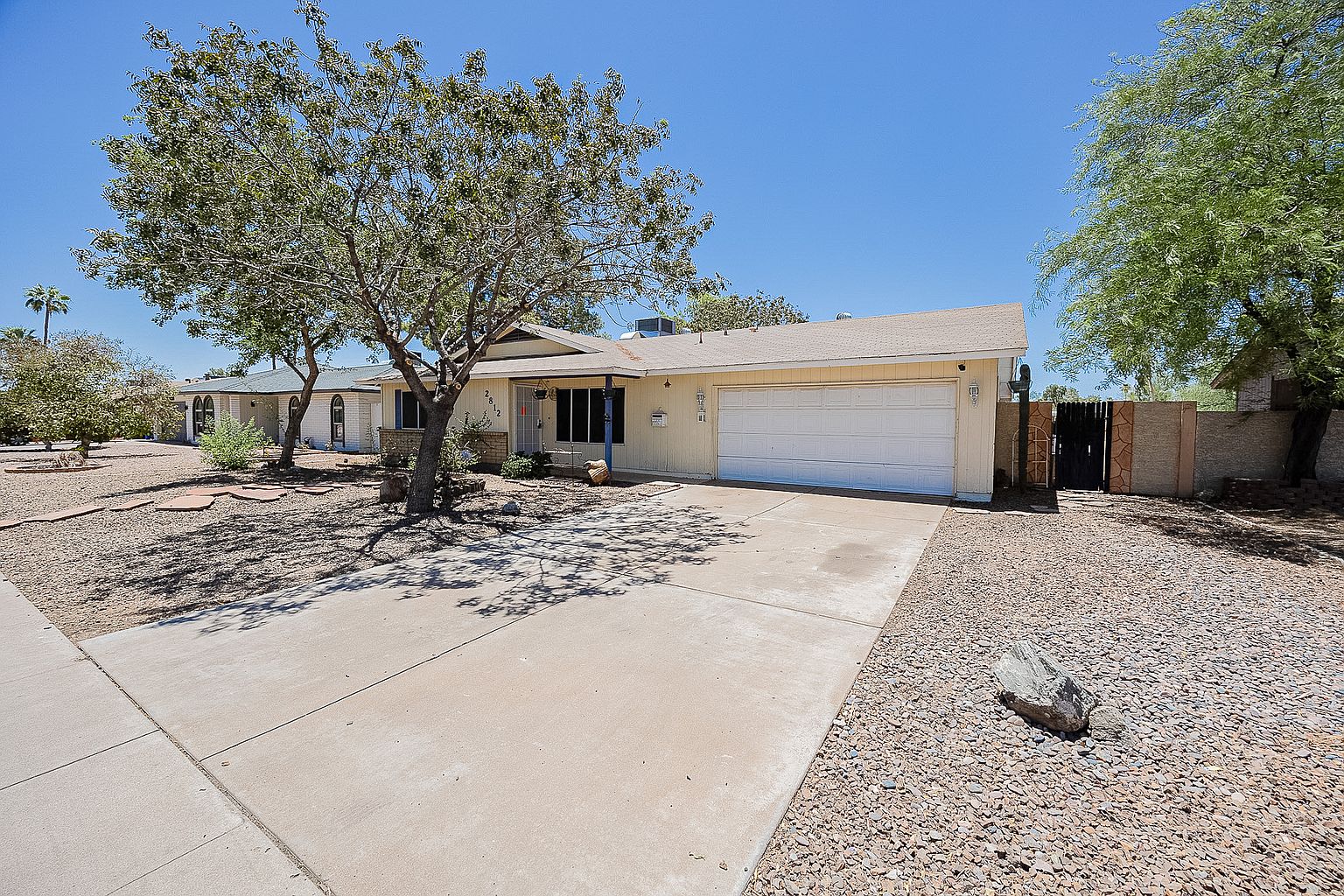 2812 S Cottonwood Dr Tempe, AZ 85282 photo 3