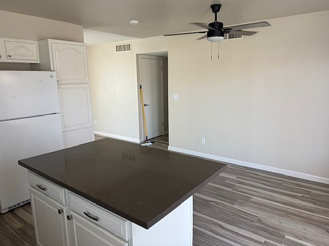 2202 W El Moro Ave photo 4