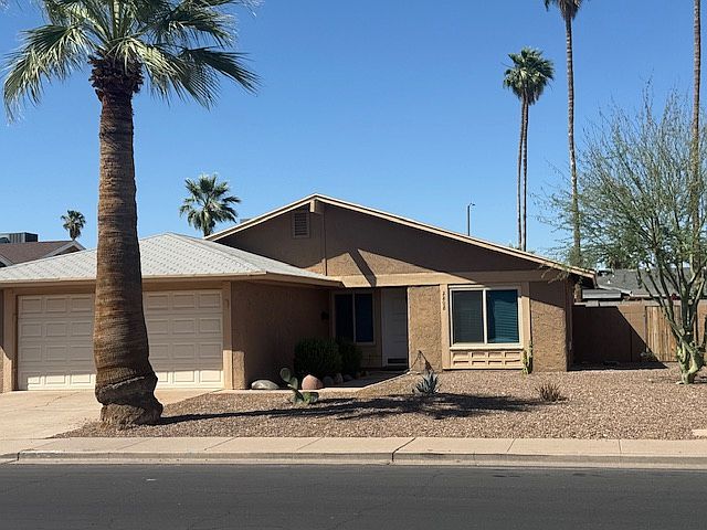 2202 W El Moro Ave photo 3