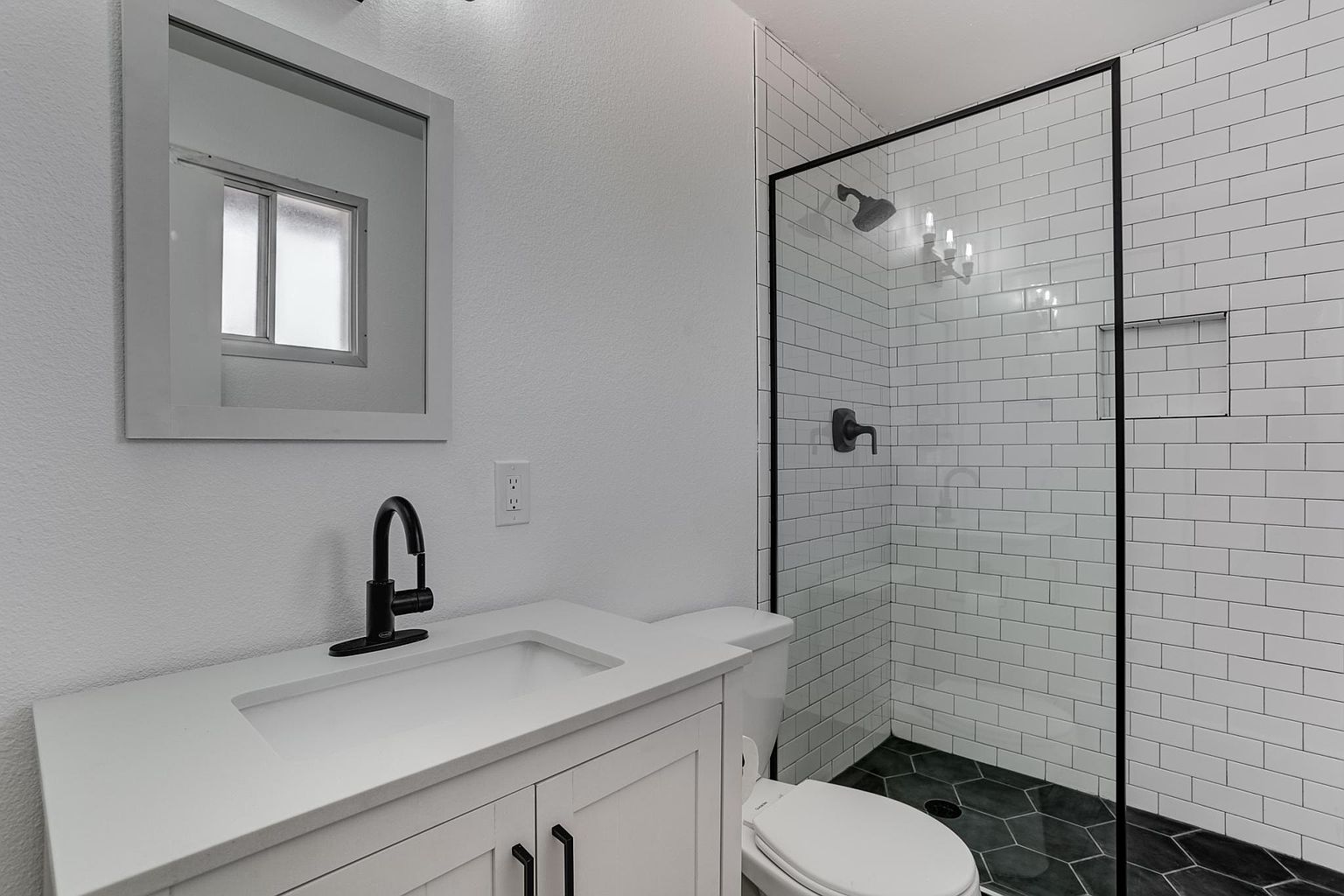 2500 E Hermosa Dr photo 5