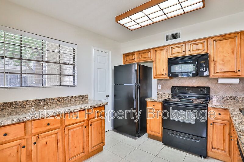 2333 E Southern Ave Tempe, AZ 85282 photo 4