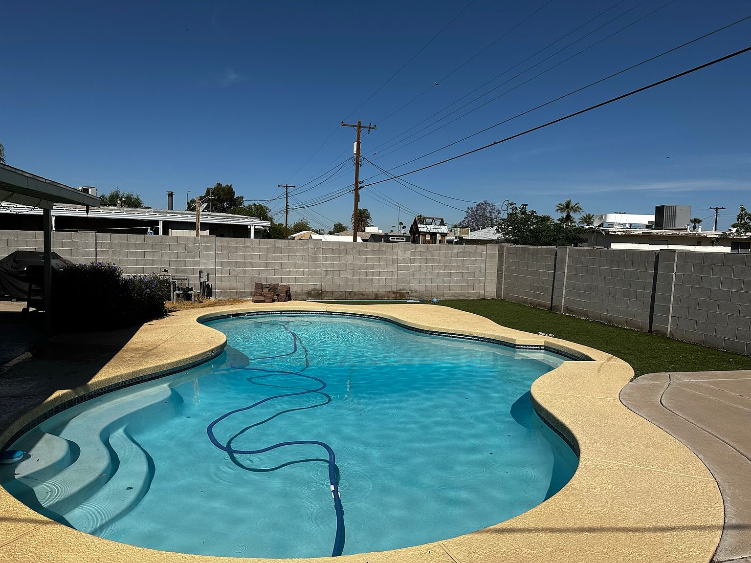 1534 W 6th Dr photo 3