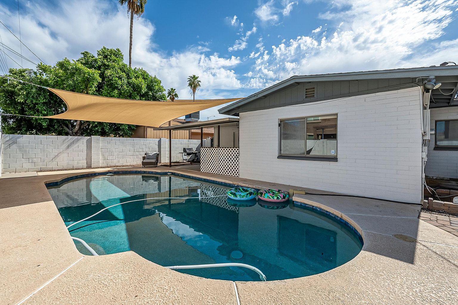 1616 N Markdale photo 3