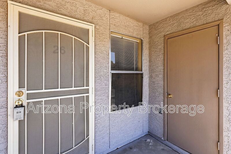 1625 N. Date photo 3