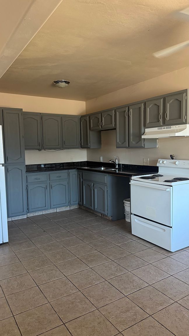 538 W Rio Salado Pkwy photo 2