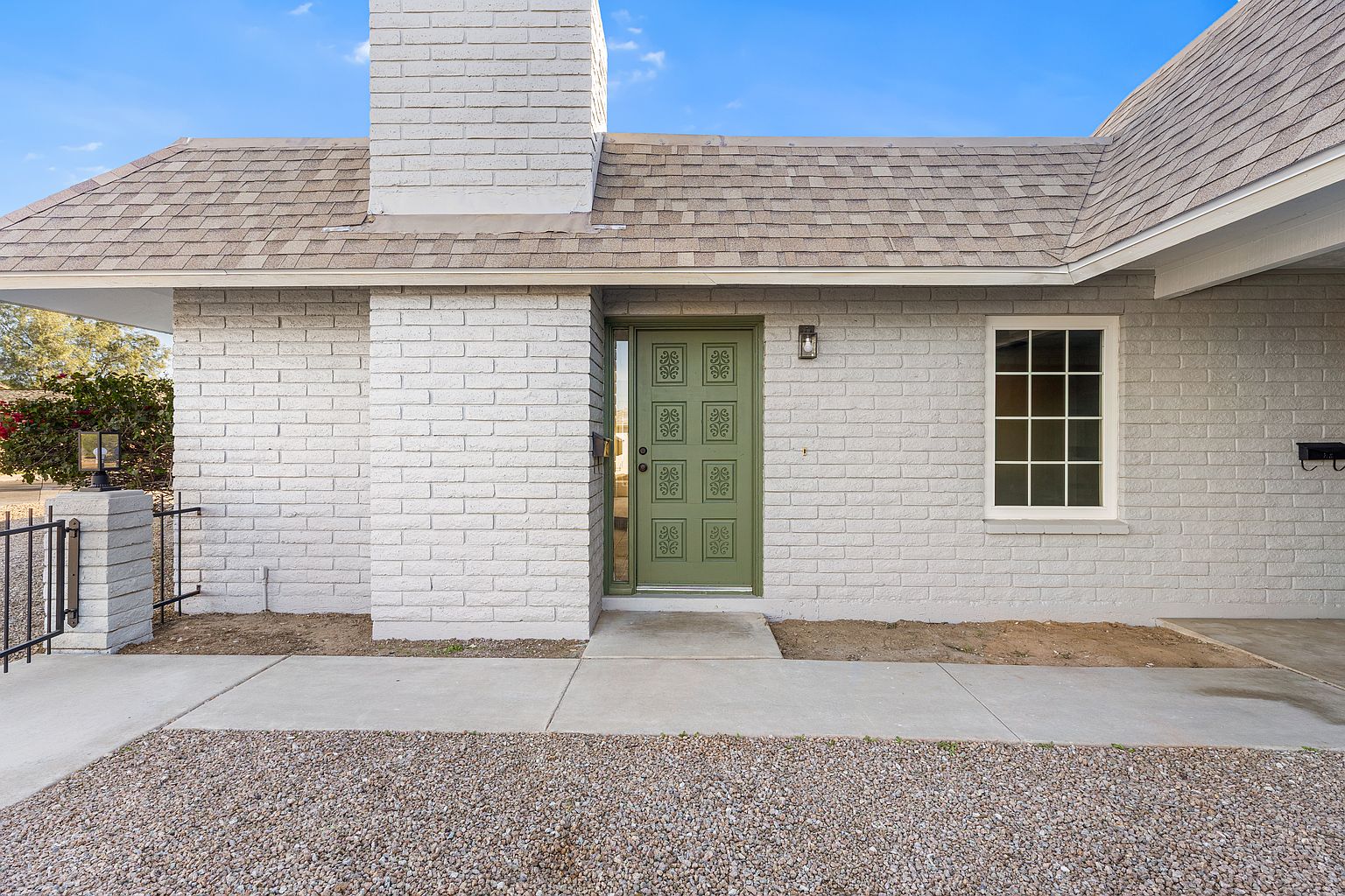 734 N Stewart photo 3