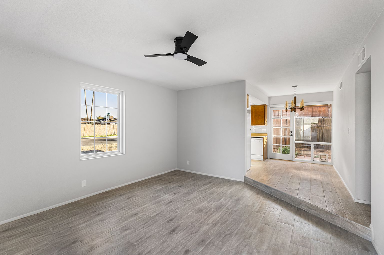 734 N Stewart photo 5