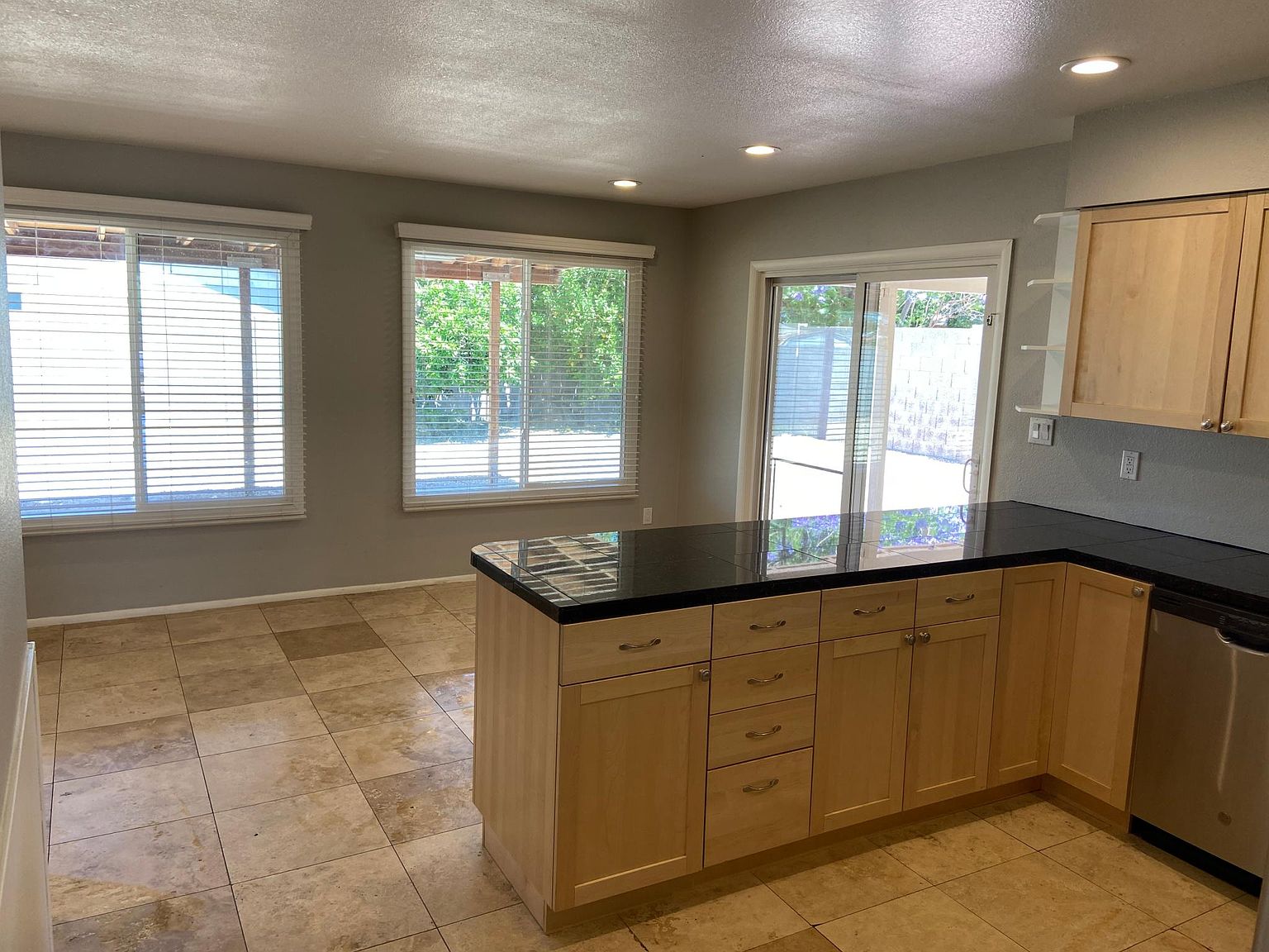 1940 W Des Moines Cir photo 4