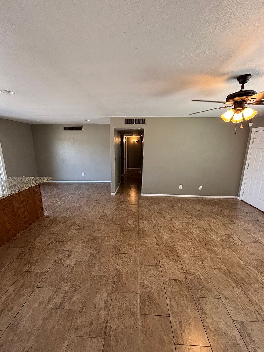 2056 W Dixon St photo 5