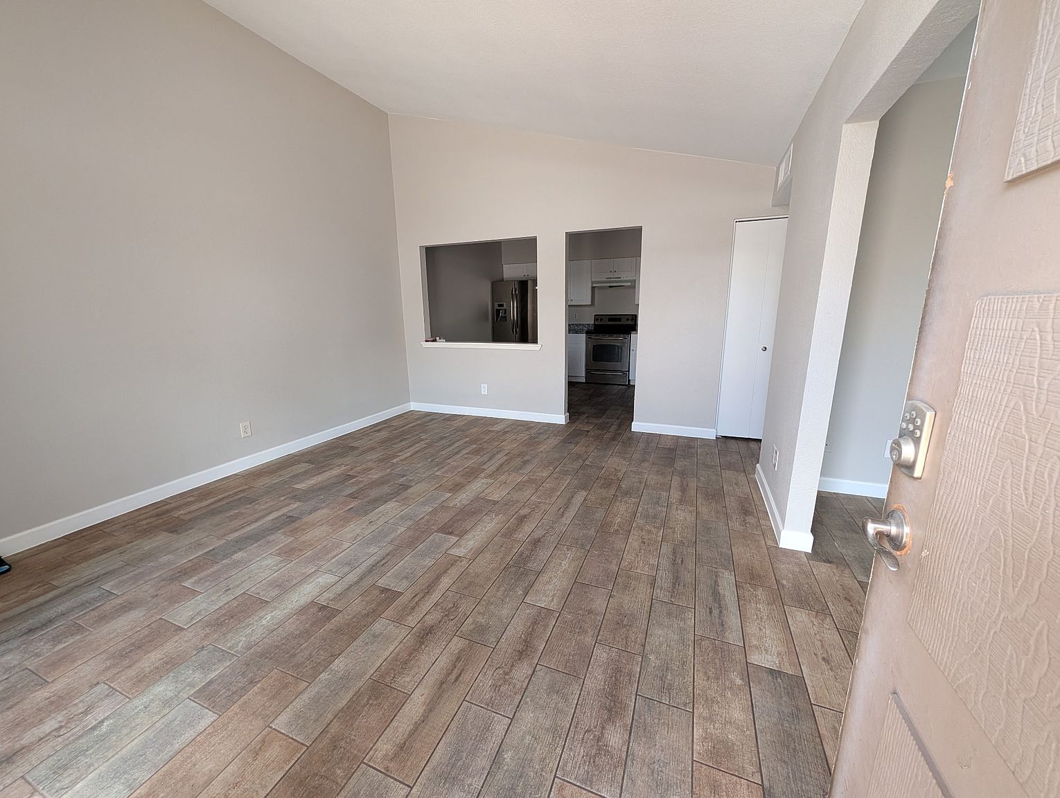 624 N Santa Barbara photo 3