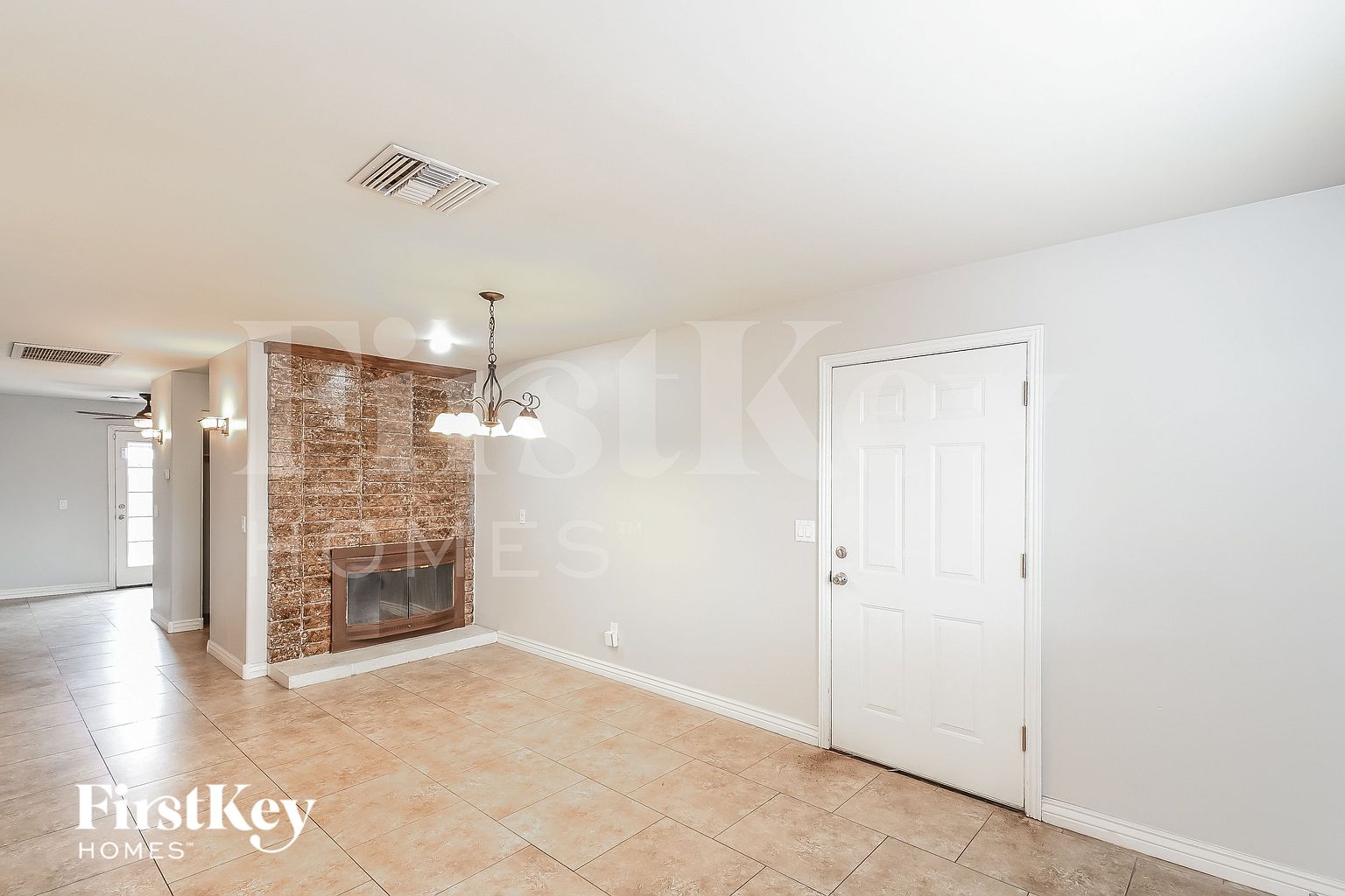 1520 W Bentley St photo 4
