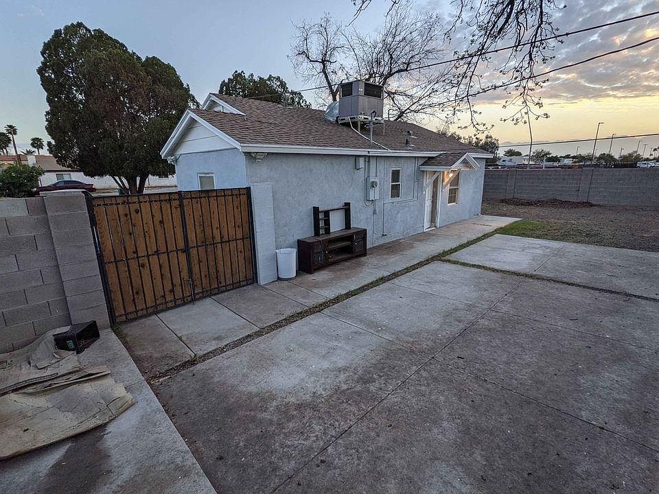 1154 W 2nd Pl photo 4