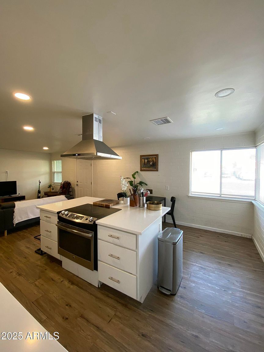 310 N Hosick Mesa, AZ 85201 photo 3