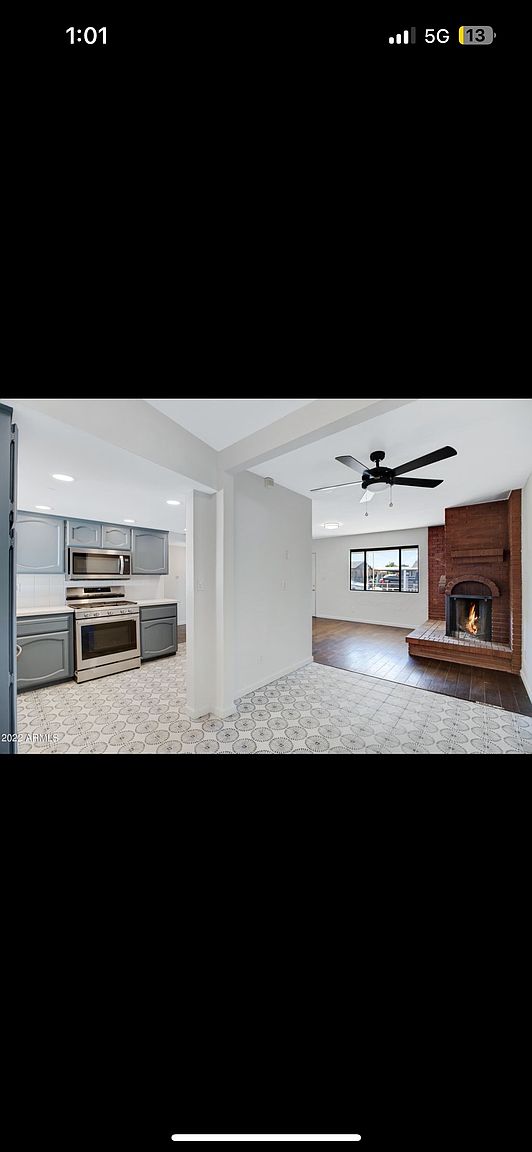 514 W 1st St photo 2