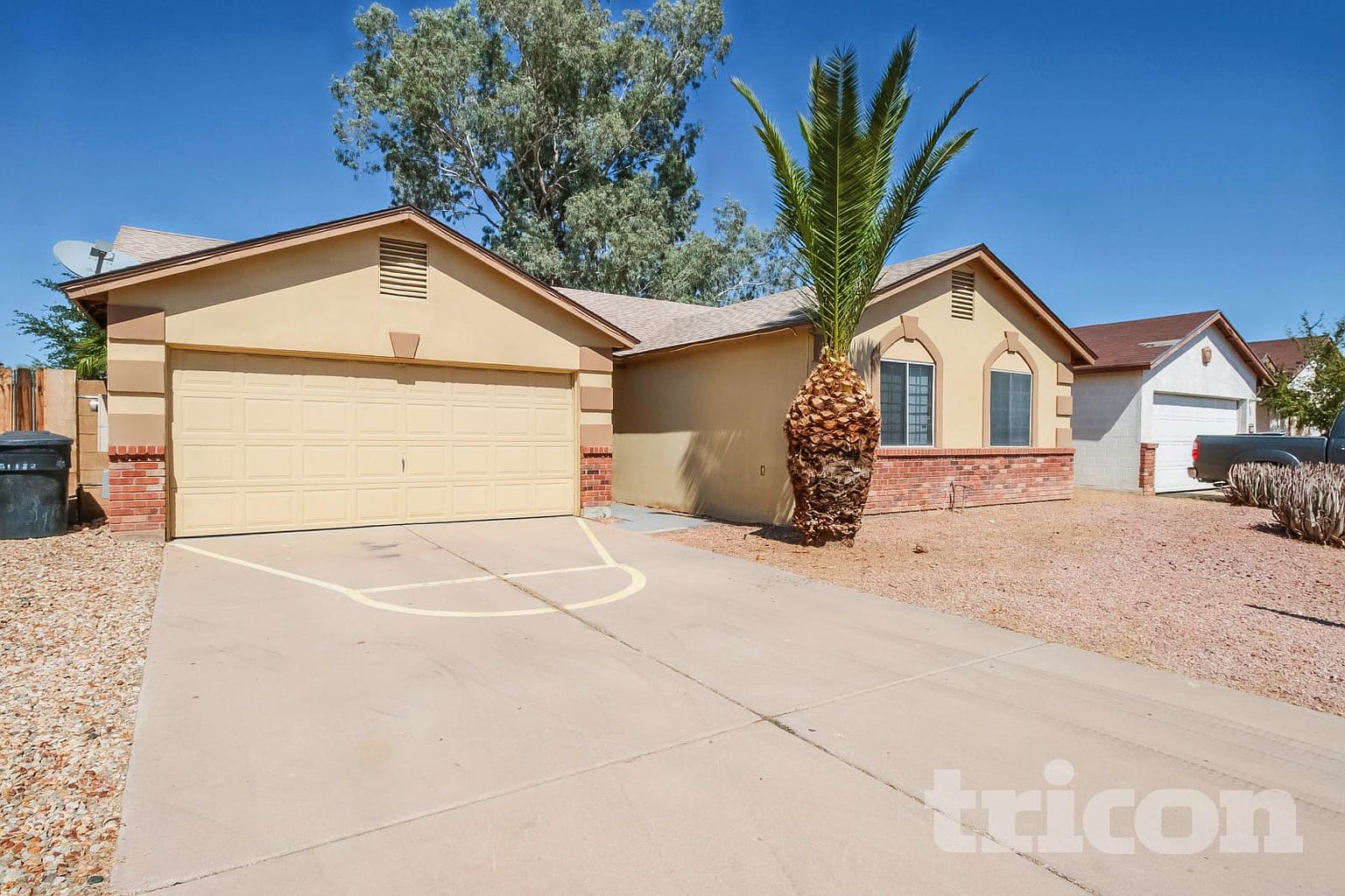 102 W Ivyglen St photo 2