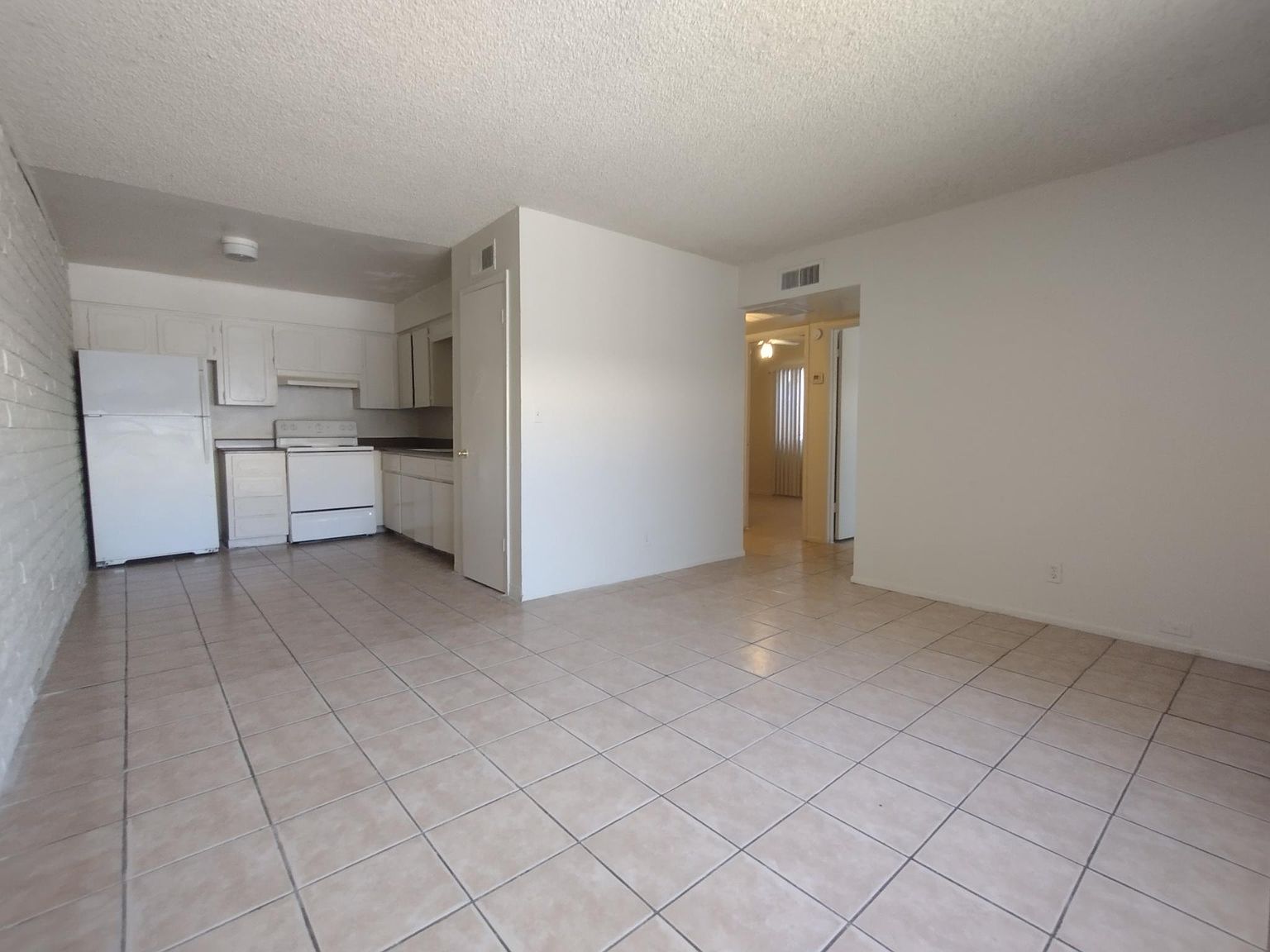 56 E Ingram St photo 3