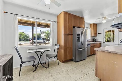 616 N Freestone Cir photo 4