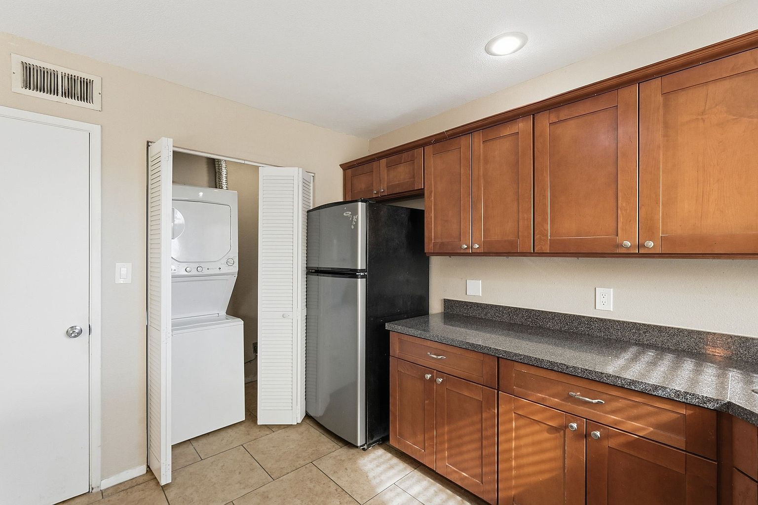 533 N Lesueur photo 3