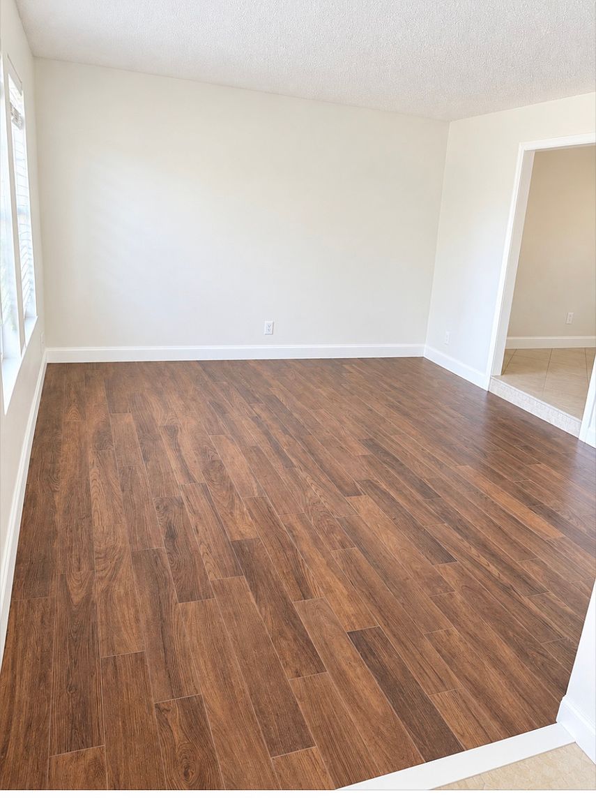 553 N Hobson Plz photo 3