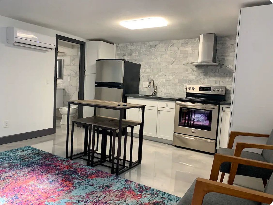 456 N Robson photo 4