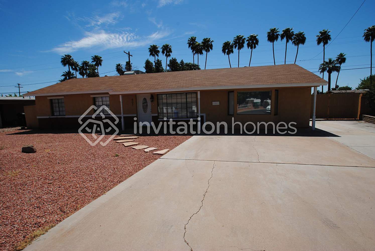 907 N Wedgewood Dr