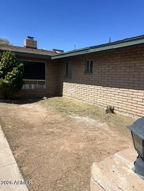 538 N Hall photo 3