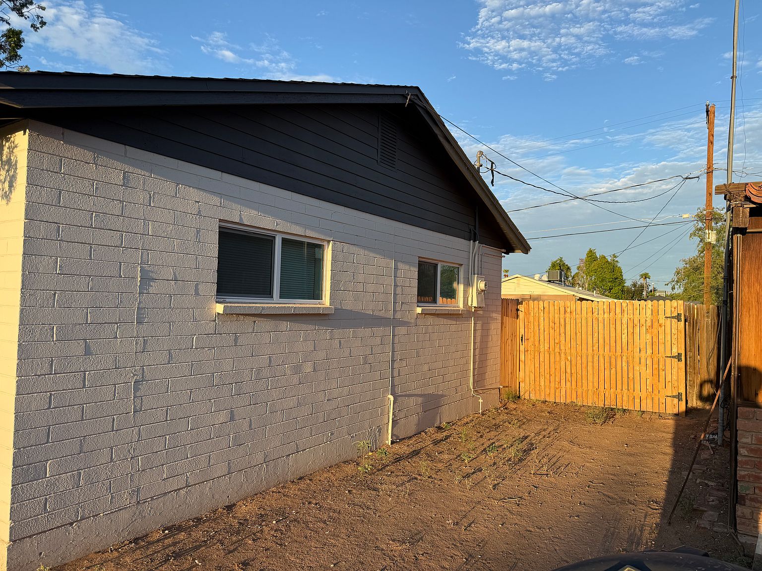 114 N Hunt Dr E photo 5