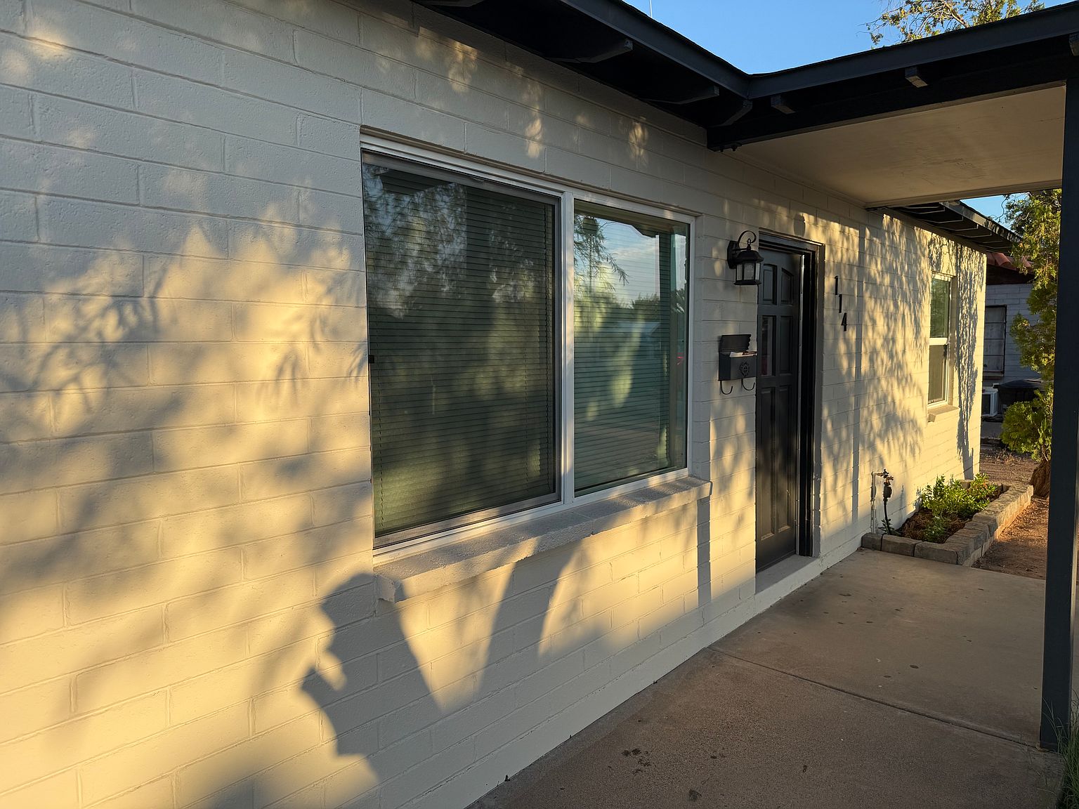 114 N Hunt Dr E photo 3