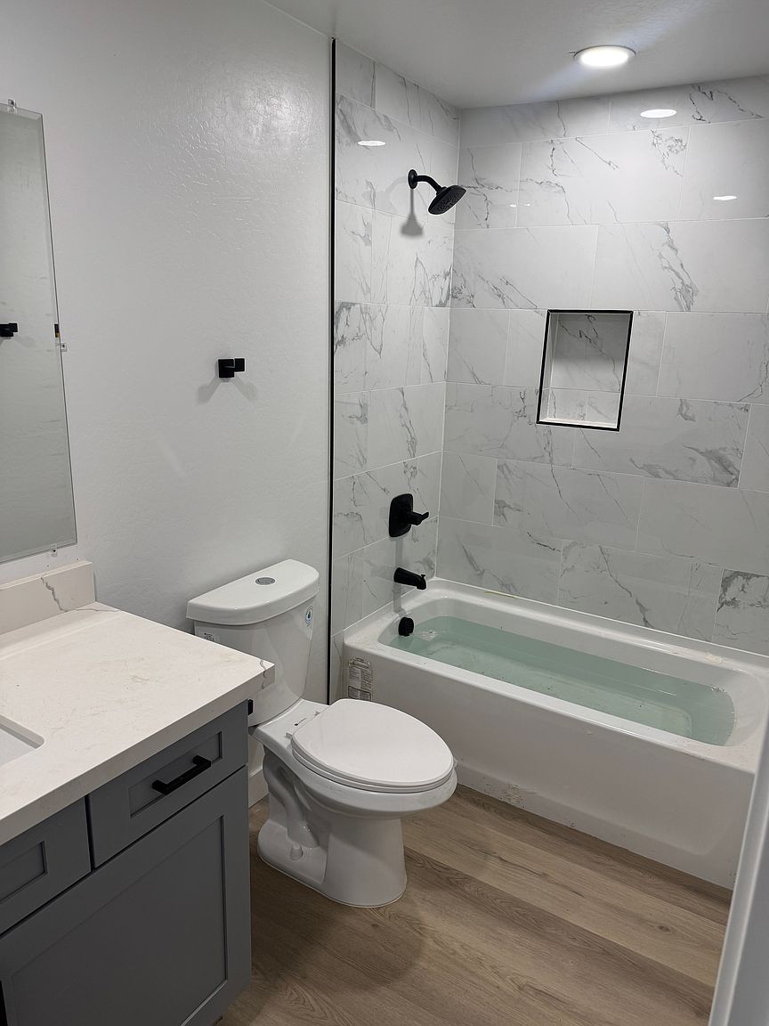 305 S Hobson photo 5