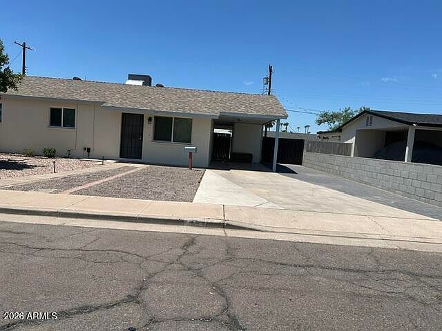 744 S Jones photo 2