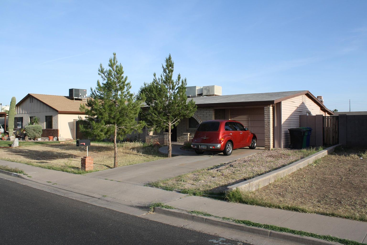 1859 E Florian Ave photo 4