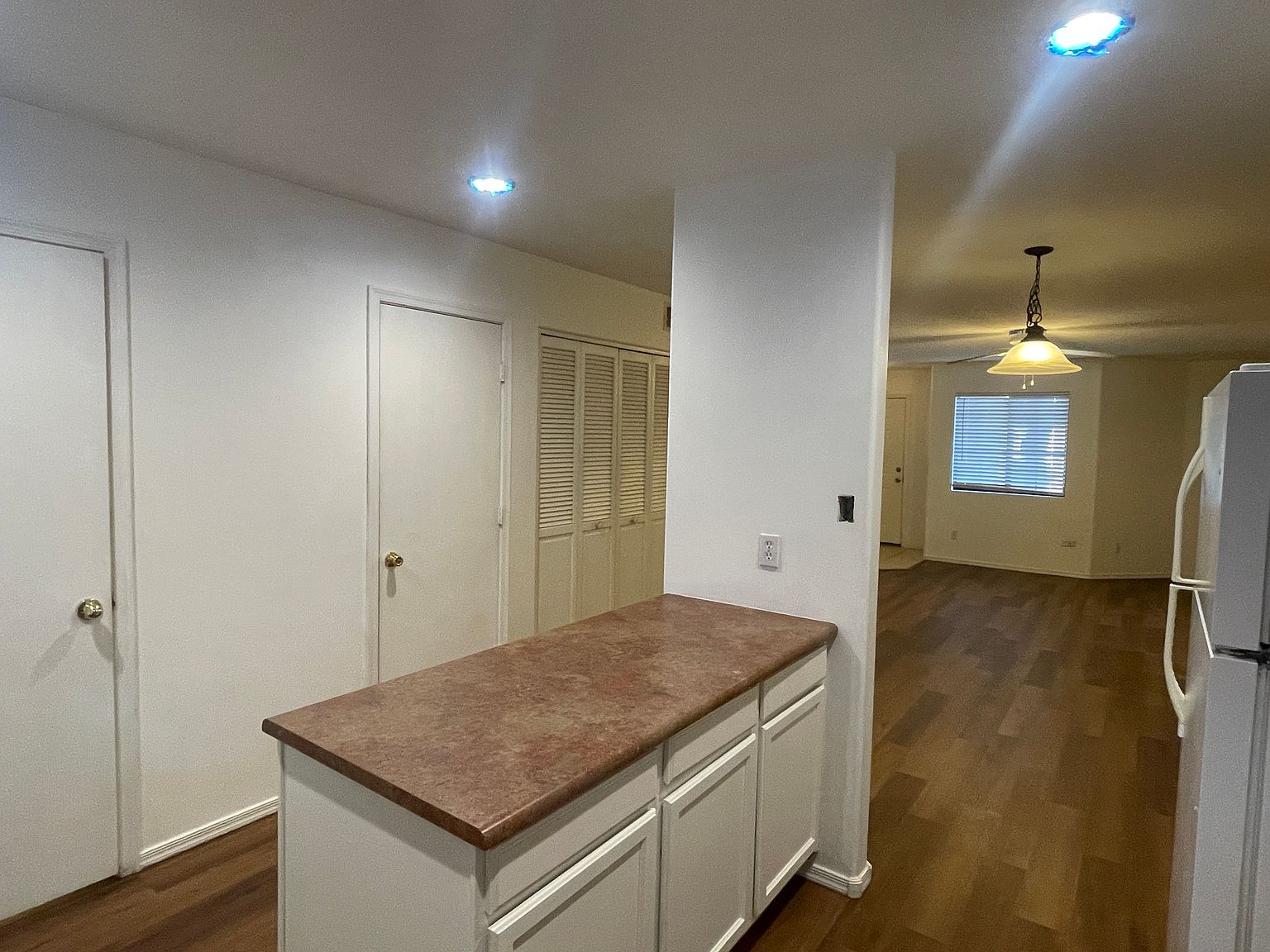 455 S Mesa Dr photo 4