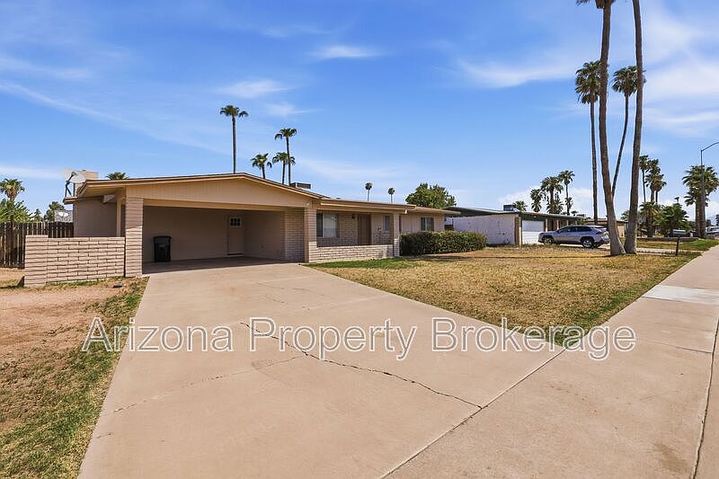 2106 E Evergreen St photo 5