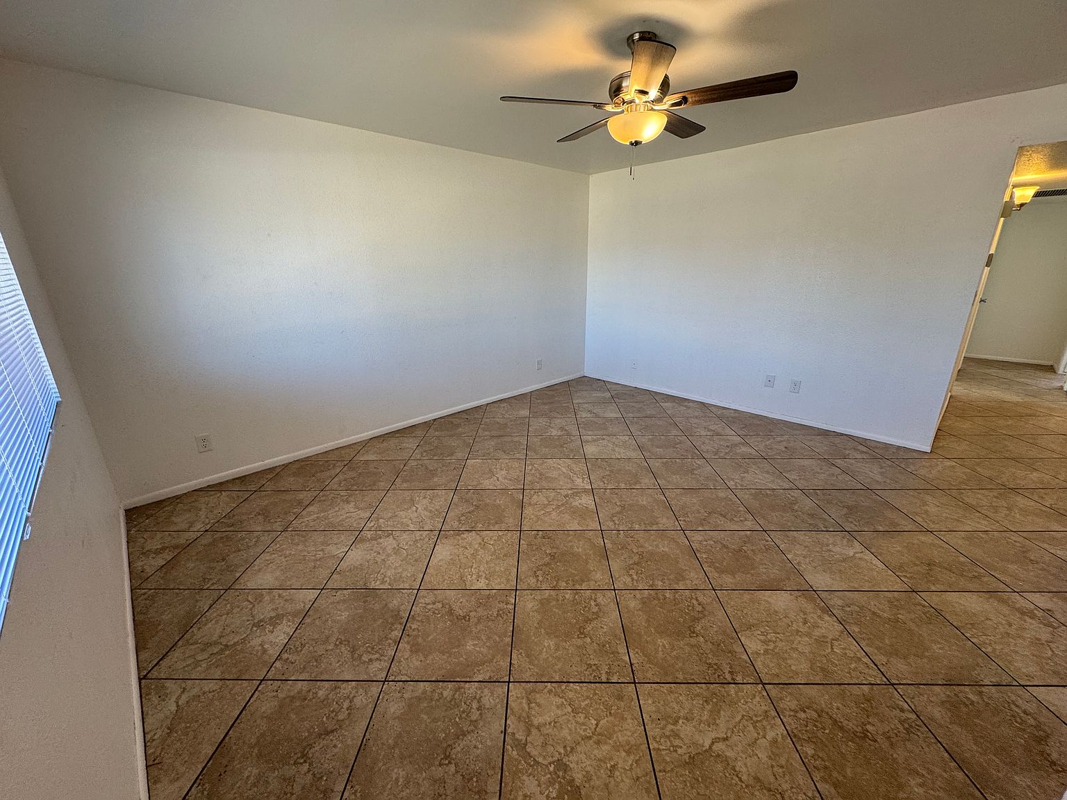 2441 E Camino St photo 3