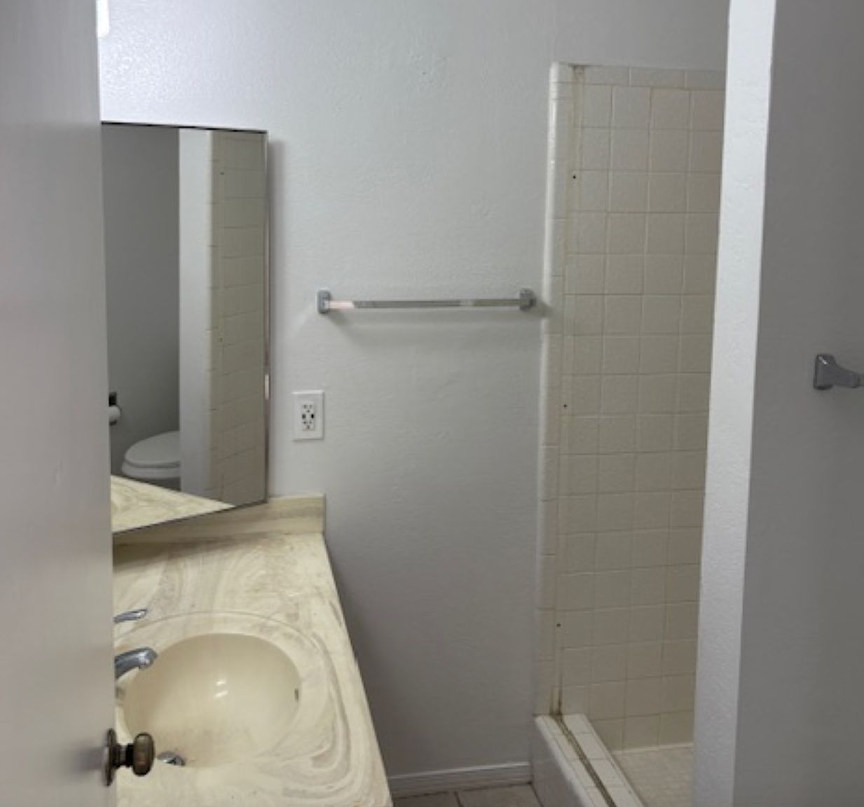 460 N Quinn photo 2
