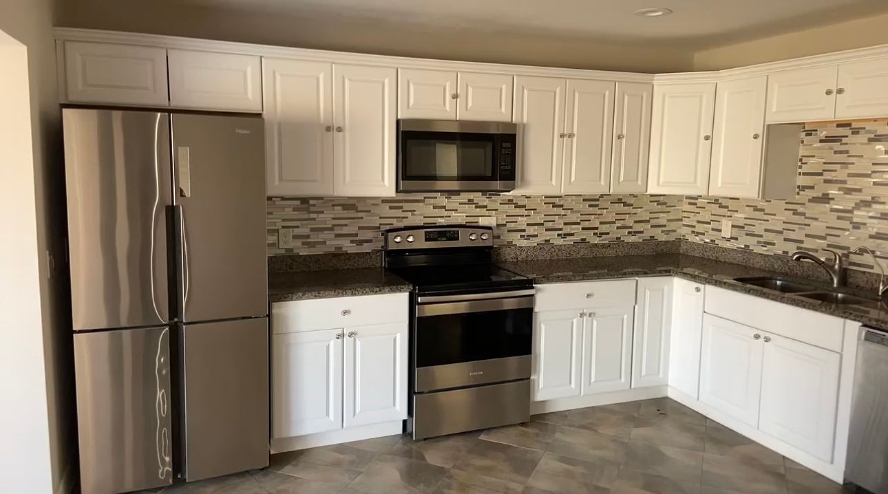 2218 E Arbor Cir photo 2