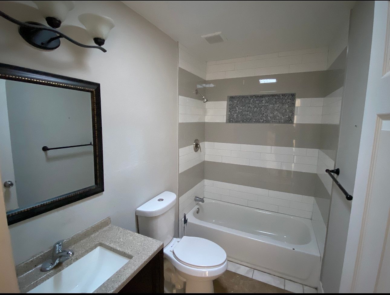 2218 E Arbor Cir photo 3