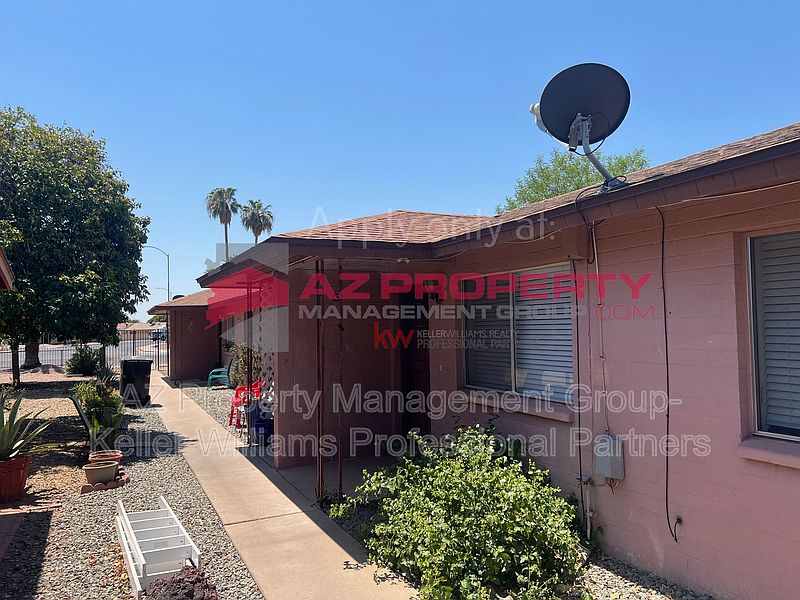 2228 E Broadway Rd photo 3