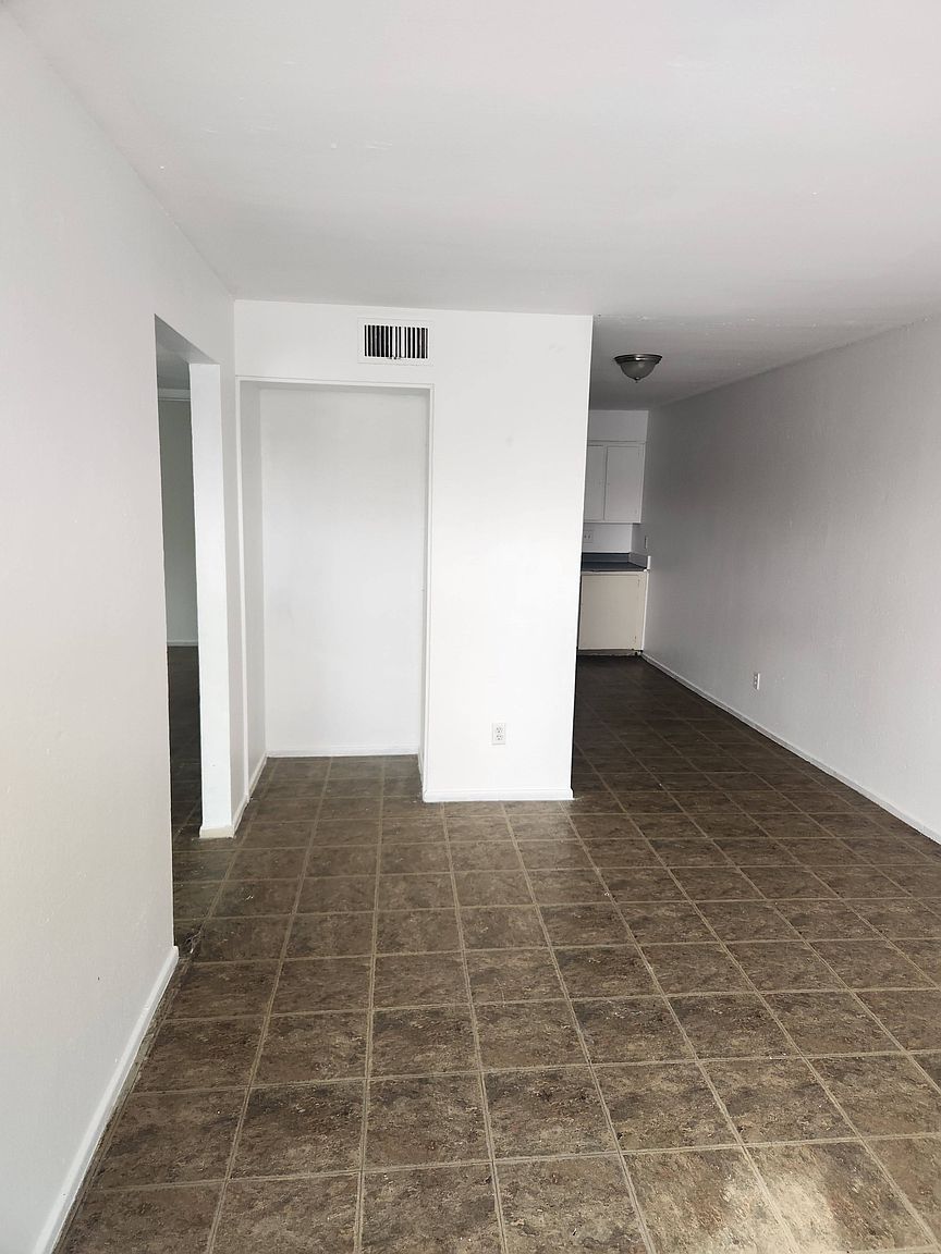 2302 E Broadway Rd unit 2302 A photo 5